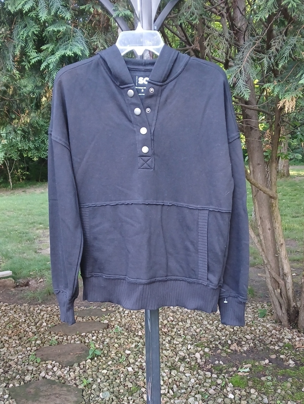 SO THE LOUNGE LIFE TUNIC, Black snap-button hoodie SZ S